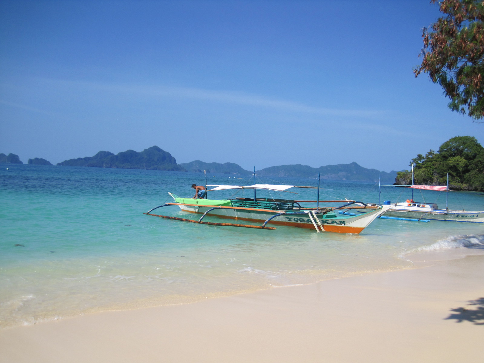 フィリピンのキレイな海 パラワン島の絶景 フィリピン永住権 ビザ 査証 居住権 クオータビザ取得は信頼のリモンズ株式 Limonz Inc