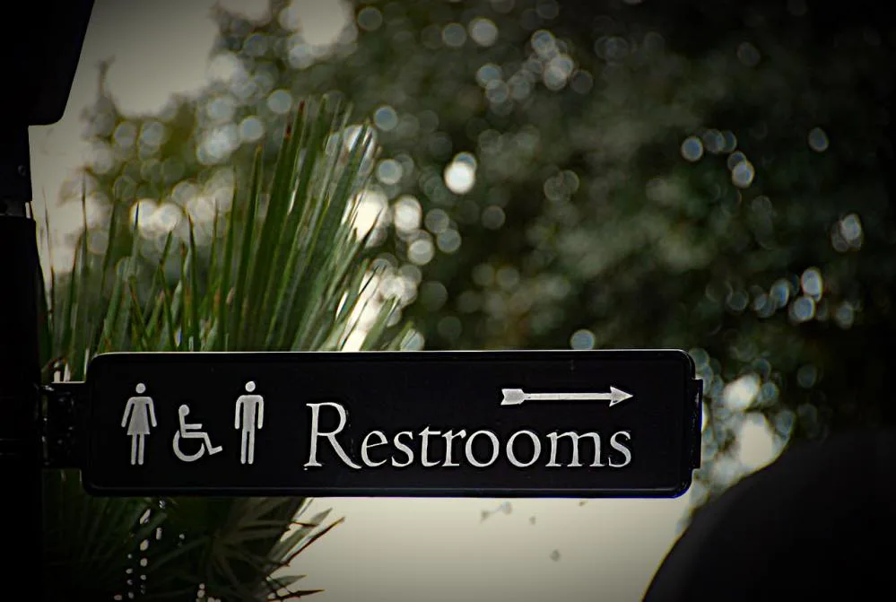 トイレへの矢印